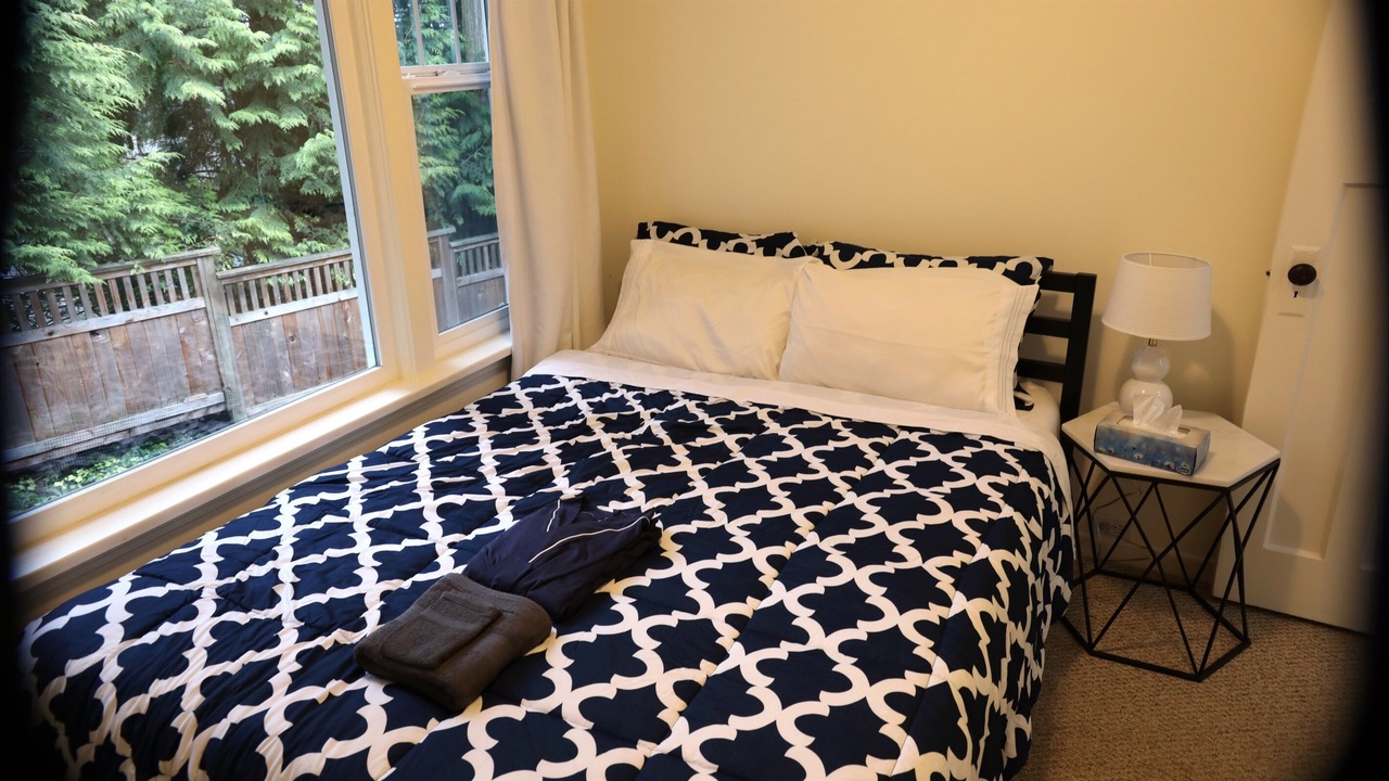 Photo of Bedroom in Brentwood Bay