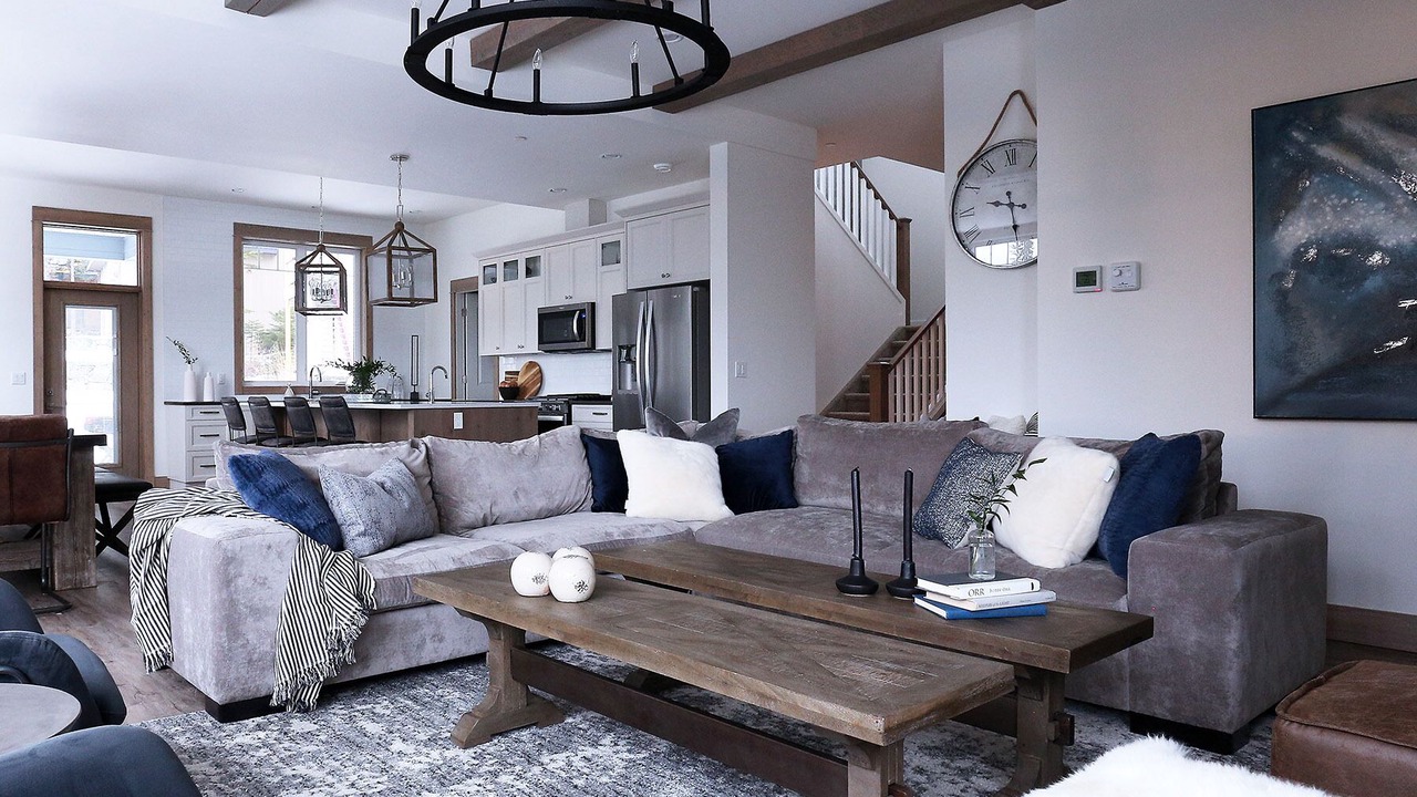 Photo of Livingroom in Silver Star Mountain