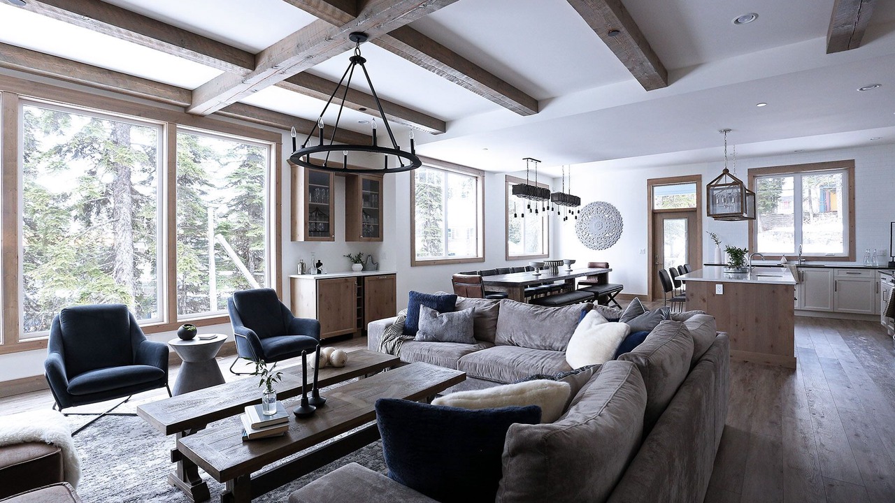 Photo of Livingroom in Silver Star Mountain