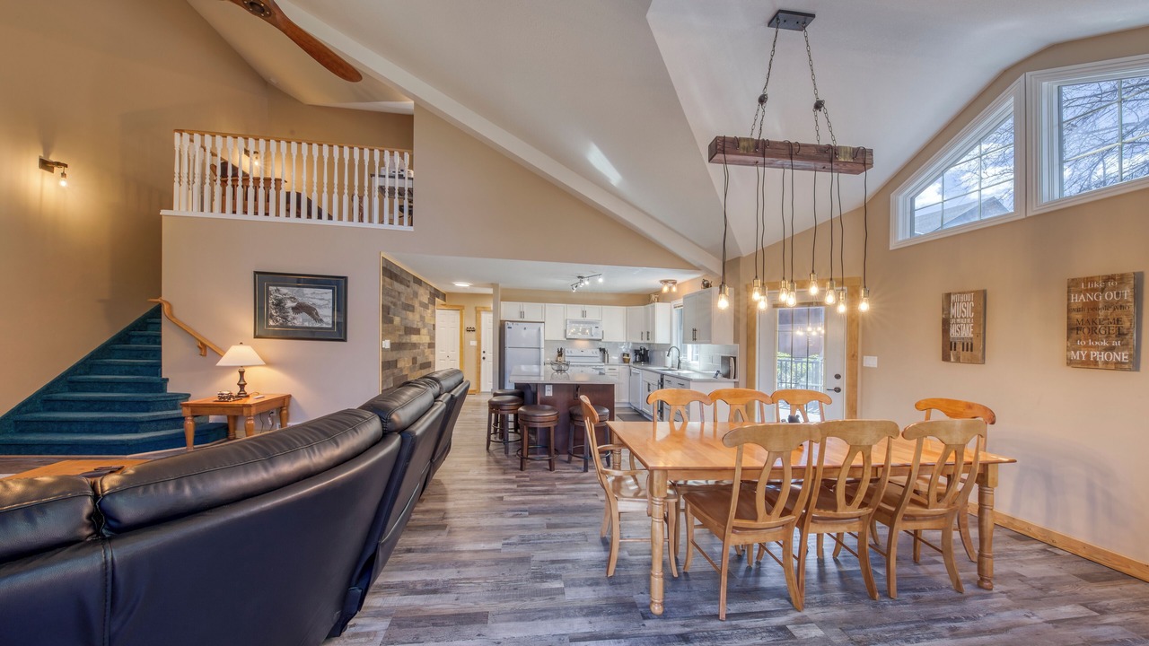 Photo of Livingroom in East Kootenay