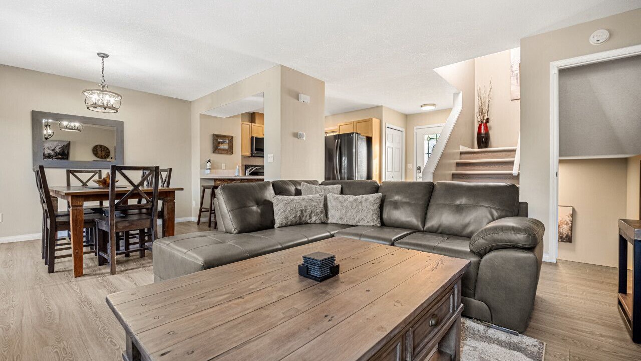 Photo of Livingroom in Radium Hot Springs