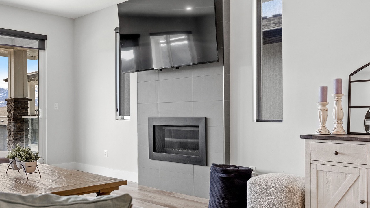 Photo of Livingroom in Shannon Lake