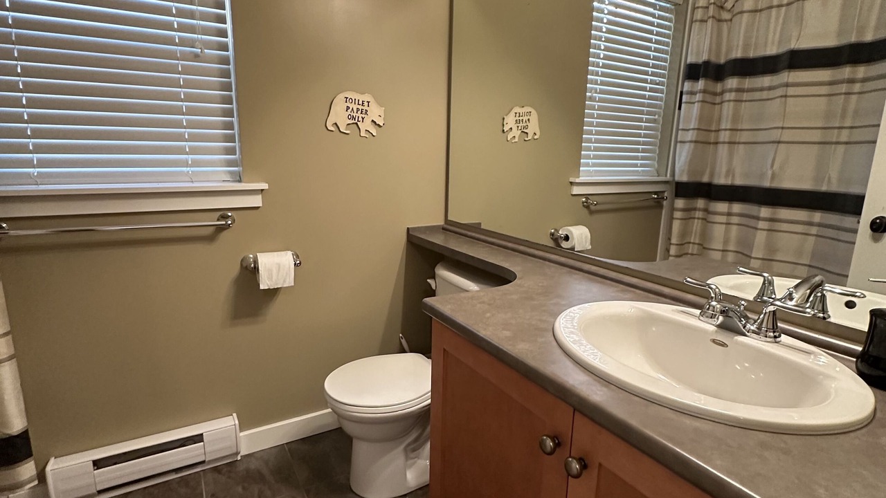 Photo of Bathroom in Lindell Beach