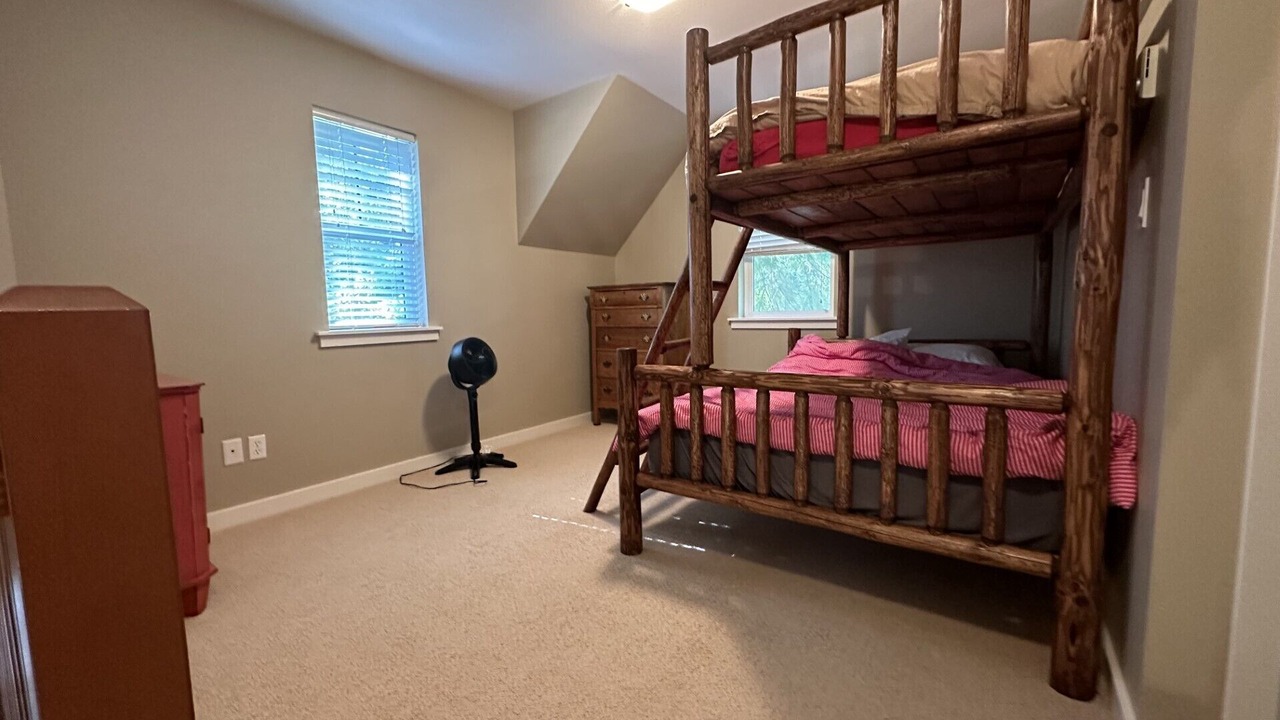 Photo of Bedroom in Lindell Beach
