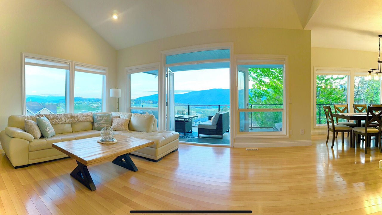Photo of Livingroom in Central Okanagan