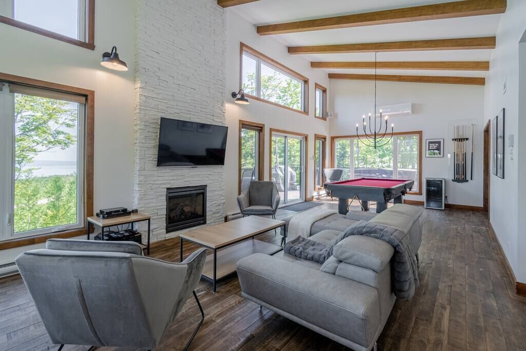 Photo of Livingroom in Petite-Riviere-Saint-Francois