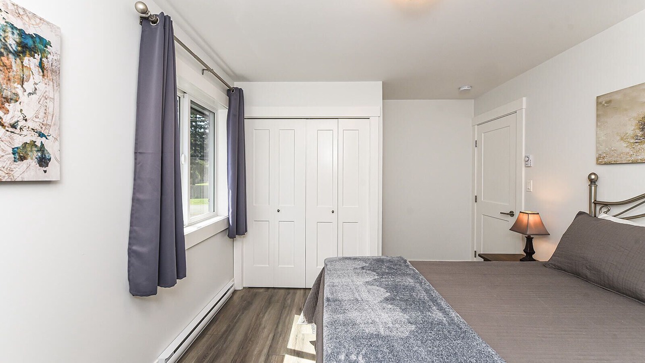Photo of Bedroom in Courtenay