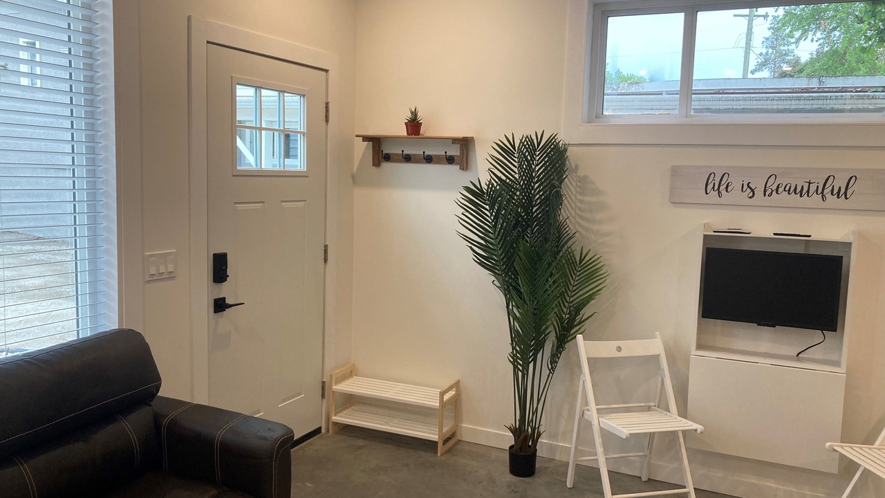 Photo of Livingroom in East Hill