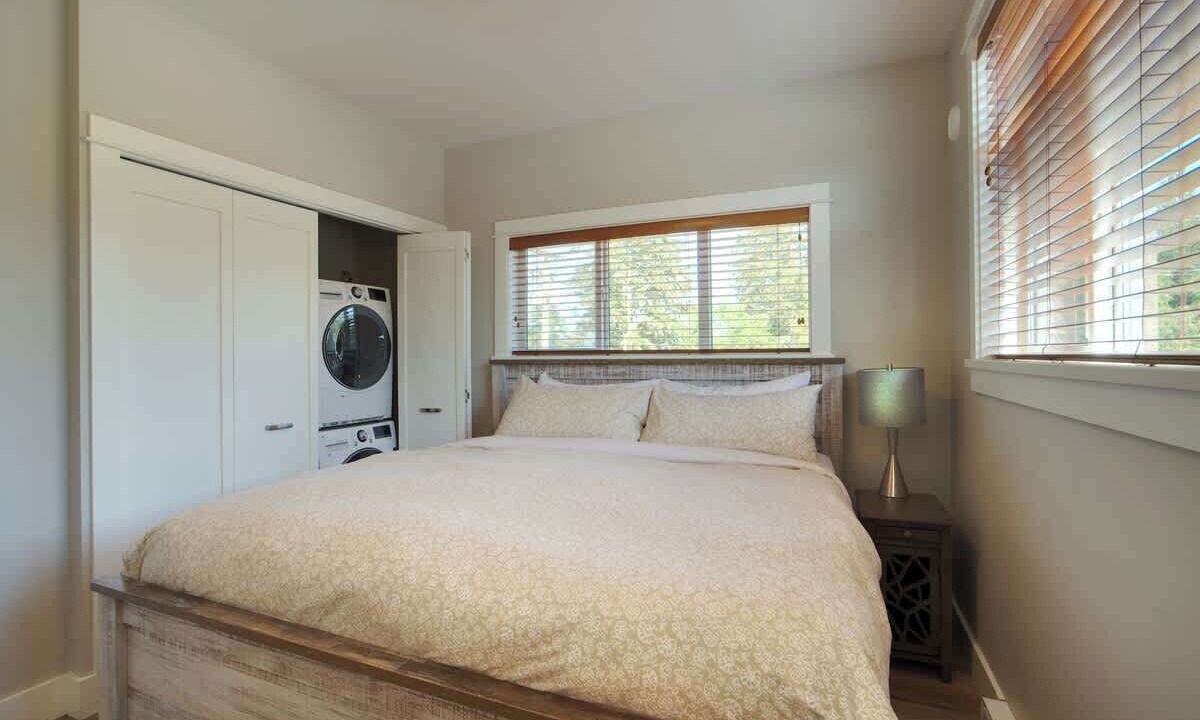 Photo of Bedroom in Port Renfrew