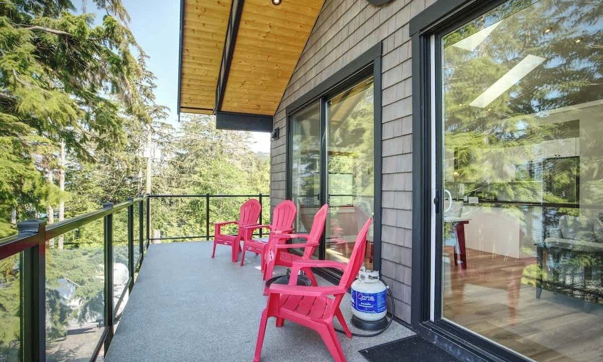 Photo of Patio Balcony in Port Renfrew
