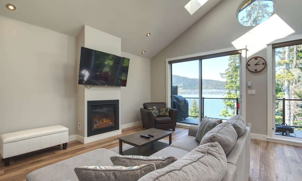 Photo of Livingroom in Port Renfrew