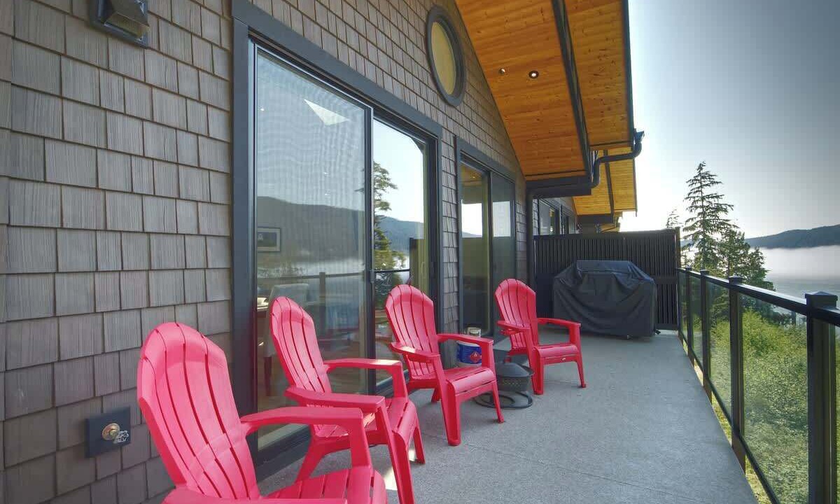 Photo of Patio Balcony in Port Renfrew