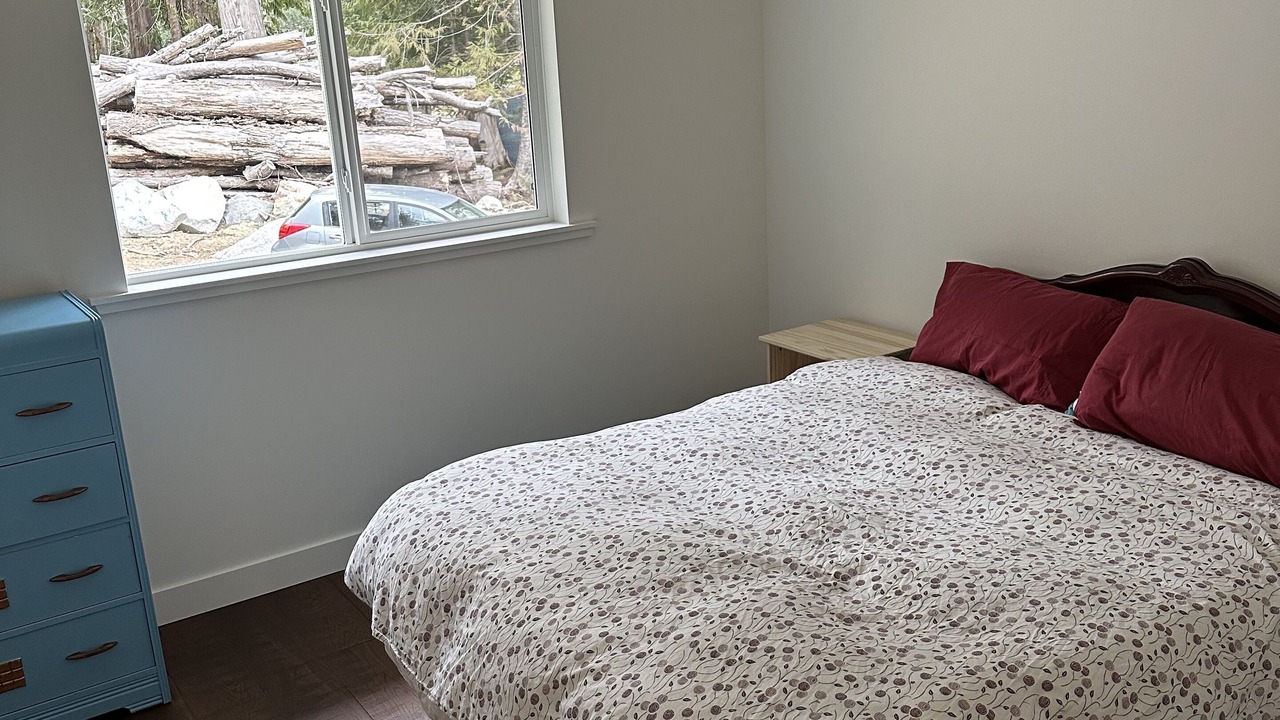 Photo of Bedroom in Madeira Park