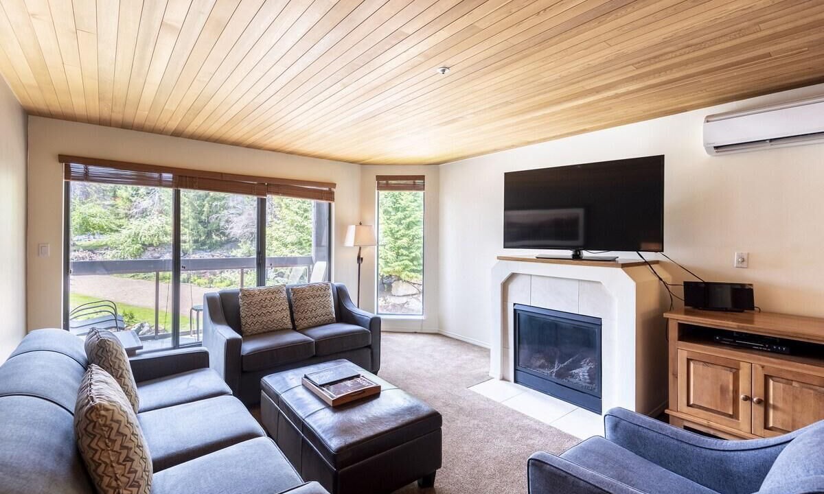 Photo of Livingroom in Blueberry Hill