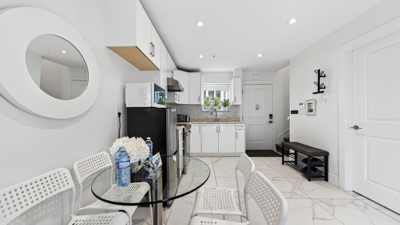 Photo of Kitchen in Renfrew-Collingwood