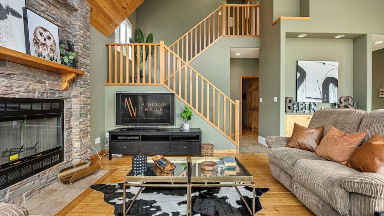 Photo of Livingroom in Radium Hot Springs