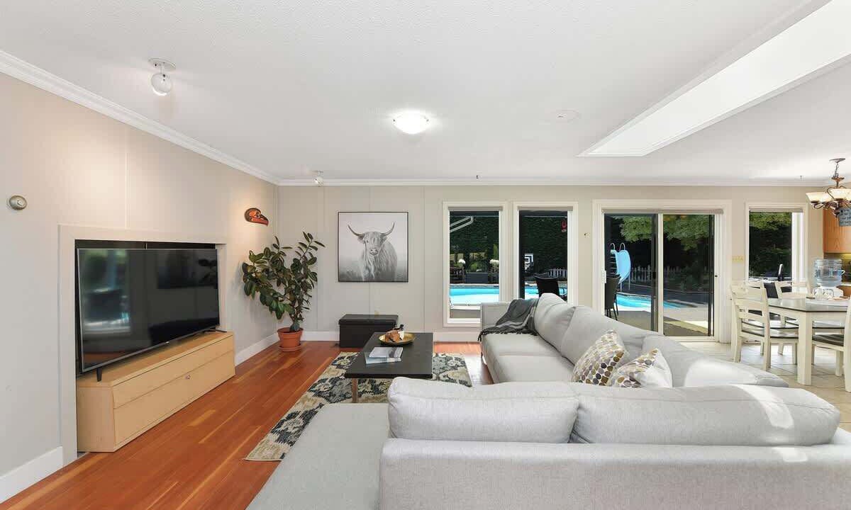 Photo of Bedroom in Mill Bay