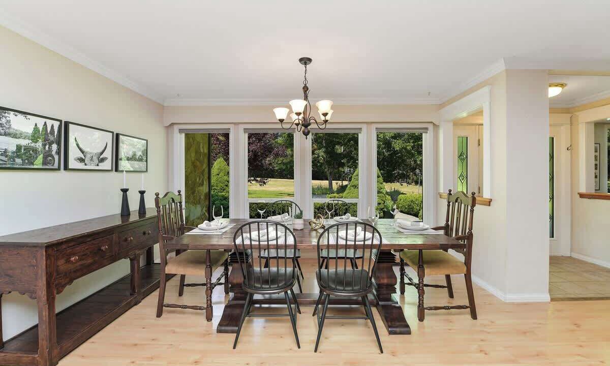 Photo of Livingroom in Mill Bay