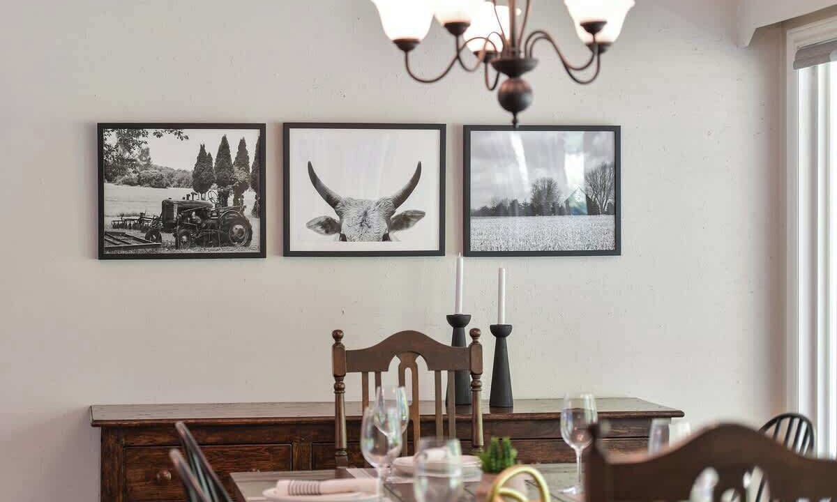 Photo of Livingroom in Mill Bay