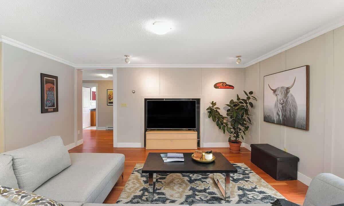 Photo of Bedroom in Mill Bay