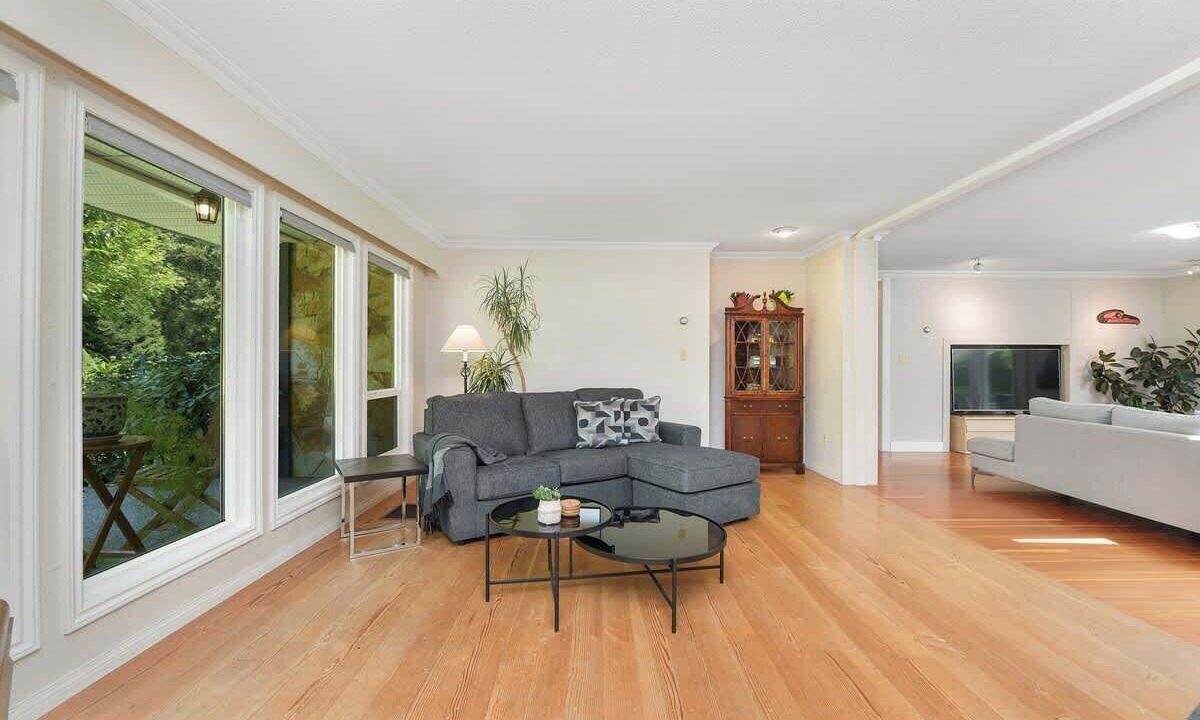 Photo of Livingroom in Mill Bay