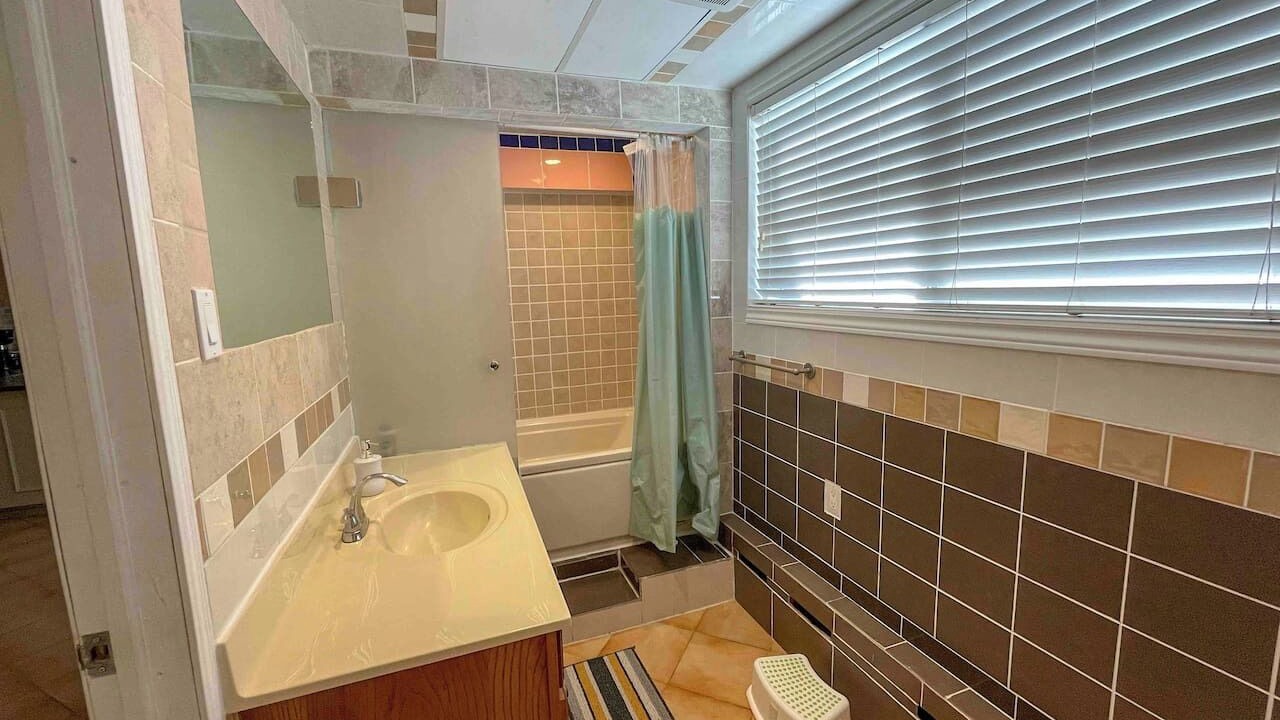 Photo of Bathroom in Niagara Falls