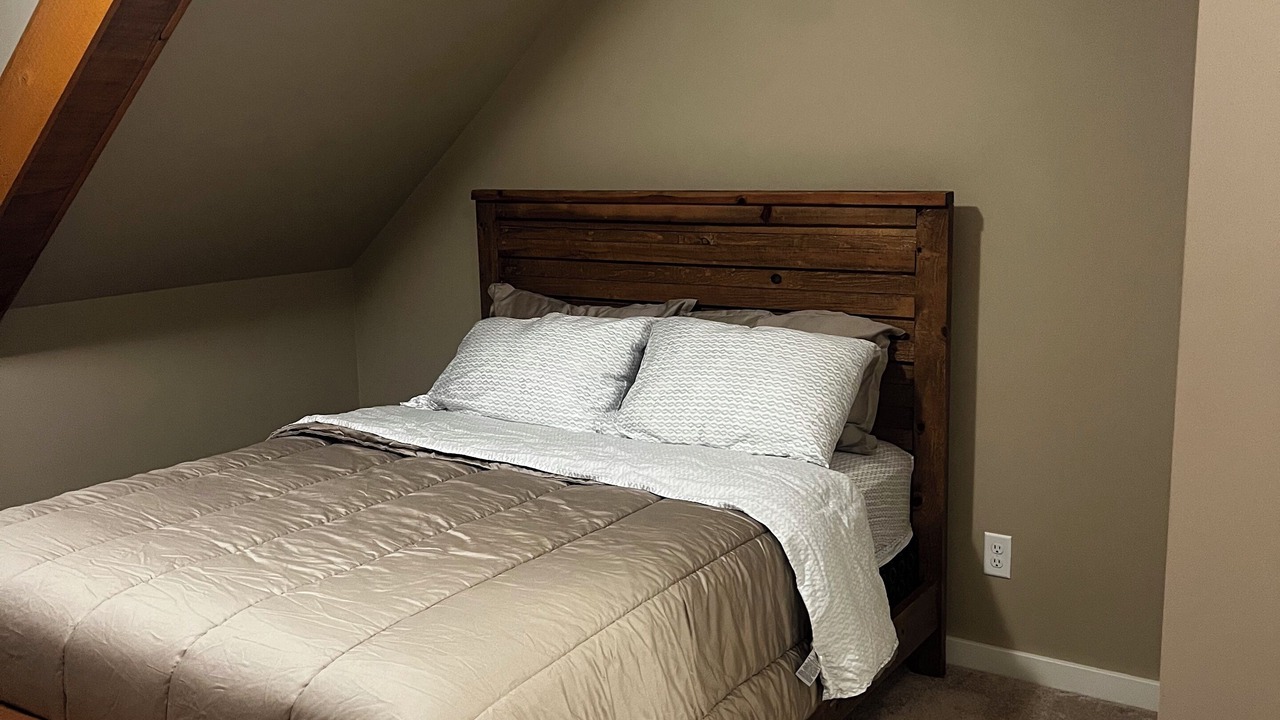 Photo of Bedroom in Lindell Beach