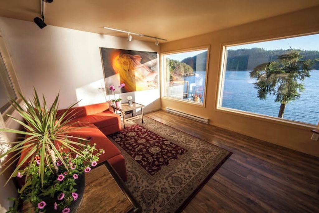 Photo of Livingroom in Pender Island