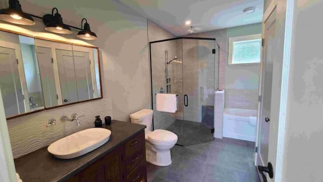 Photo of Bathroom in Regional District of Nanaimo