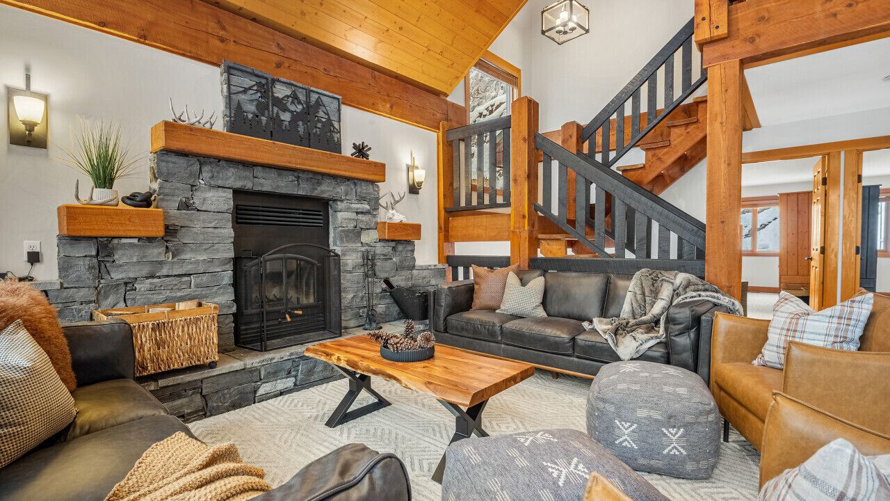 Photo of Livingroom in East Kootenay
