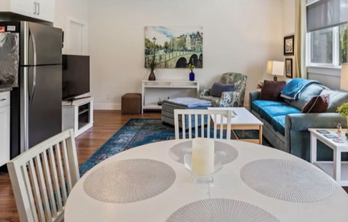 Photo of Livingroom in Campbell River