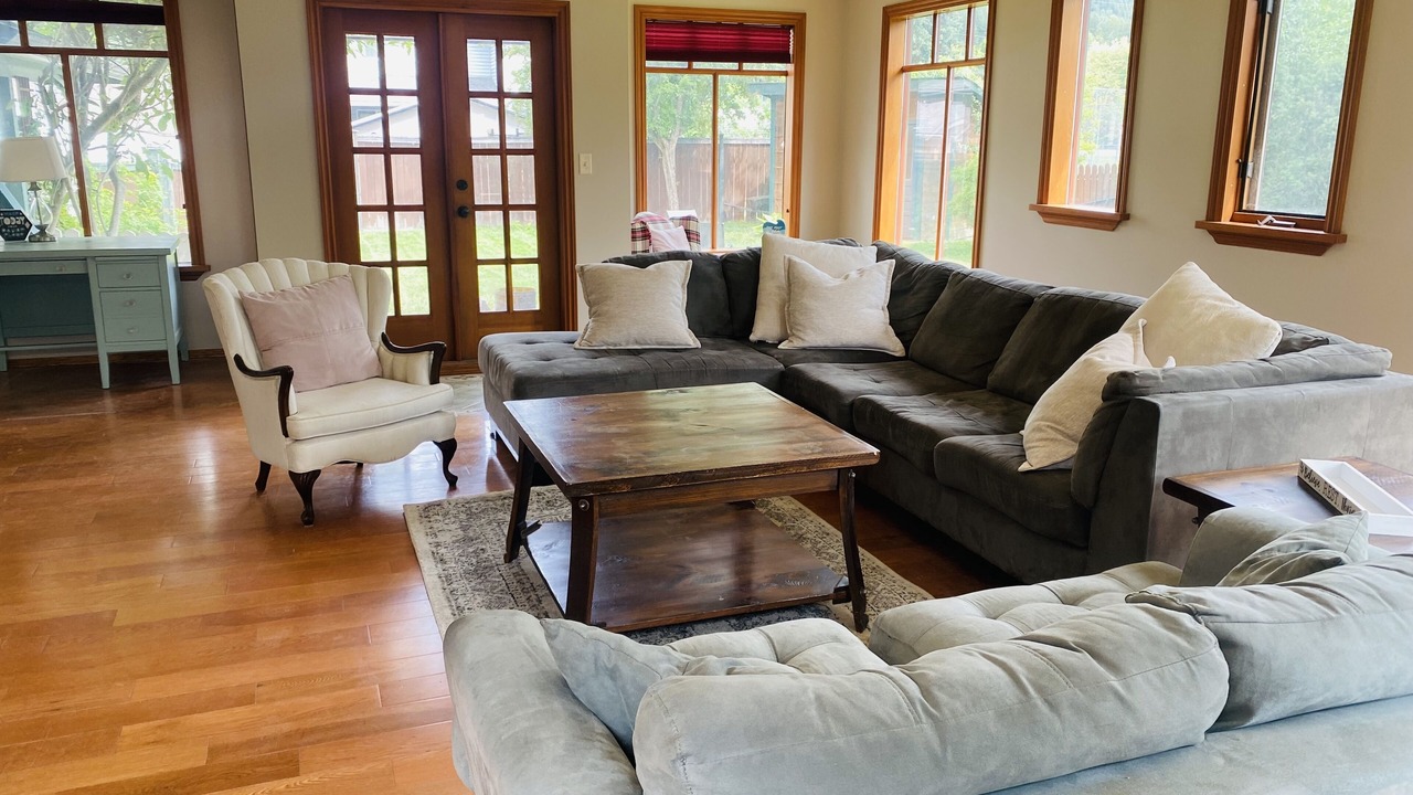 Photo of Livingroom in Canoe