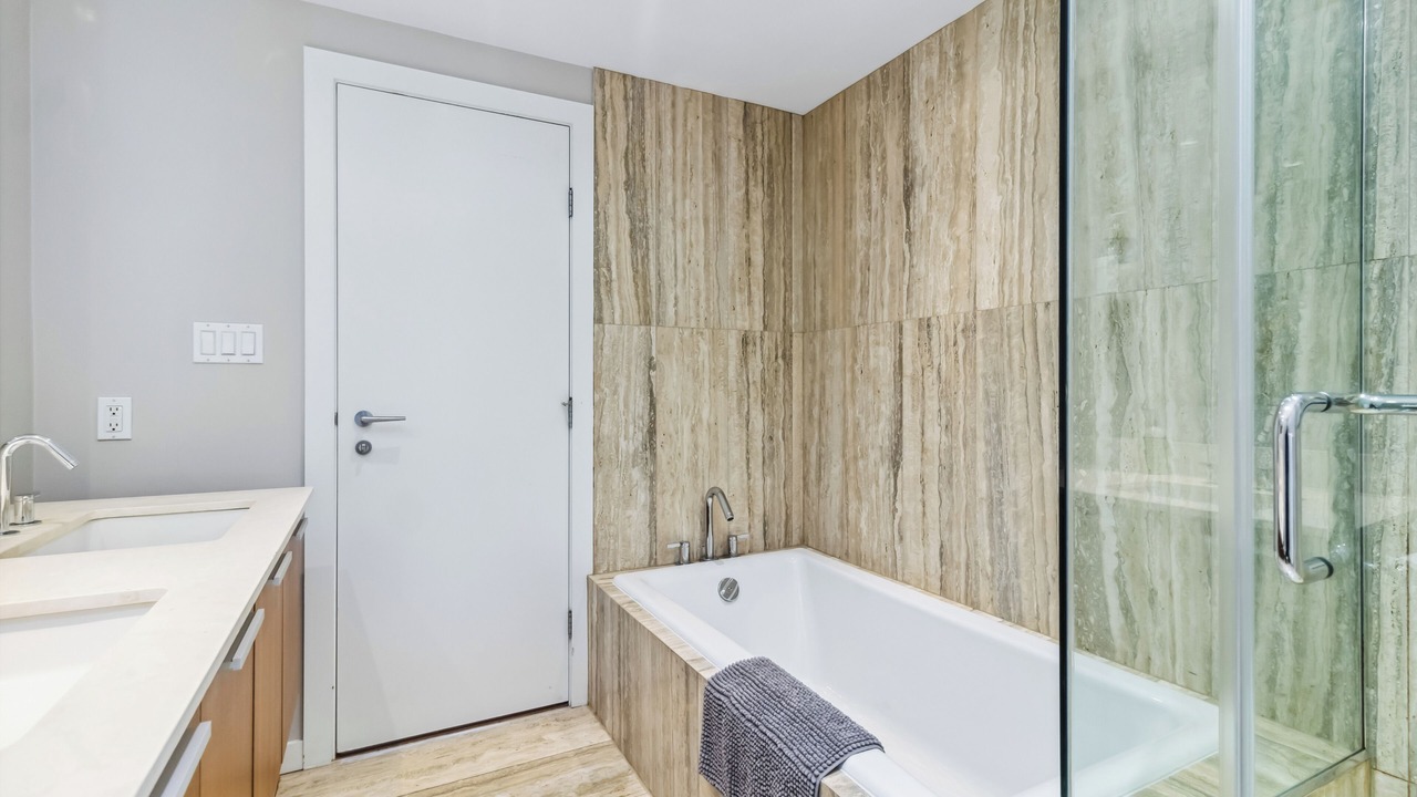Photo of Bathroom in Inner Harbour
