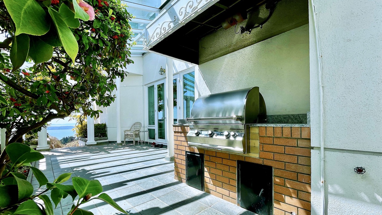 Photo of Patio Balcony in West Vancouver