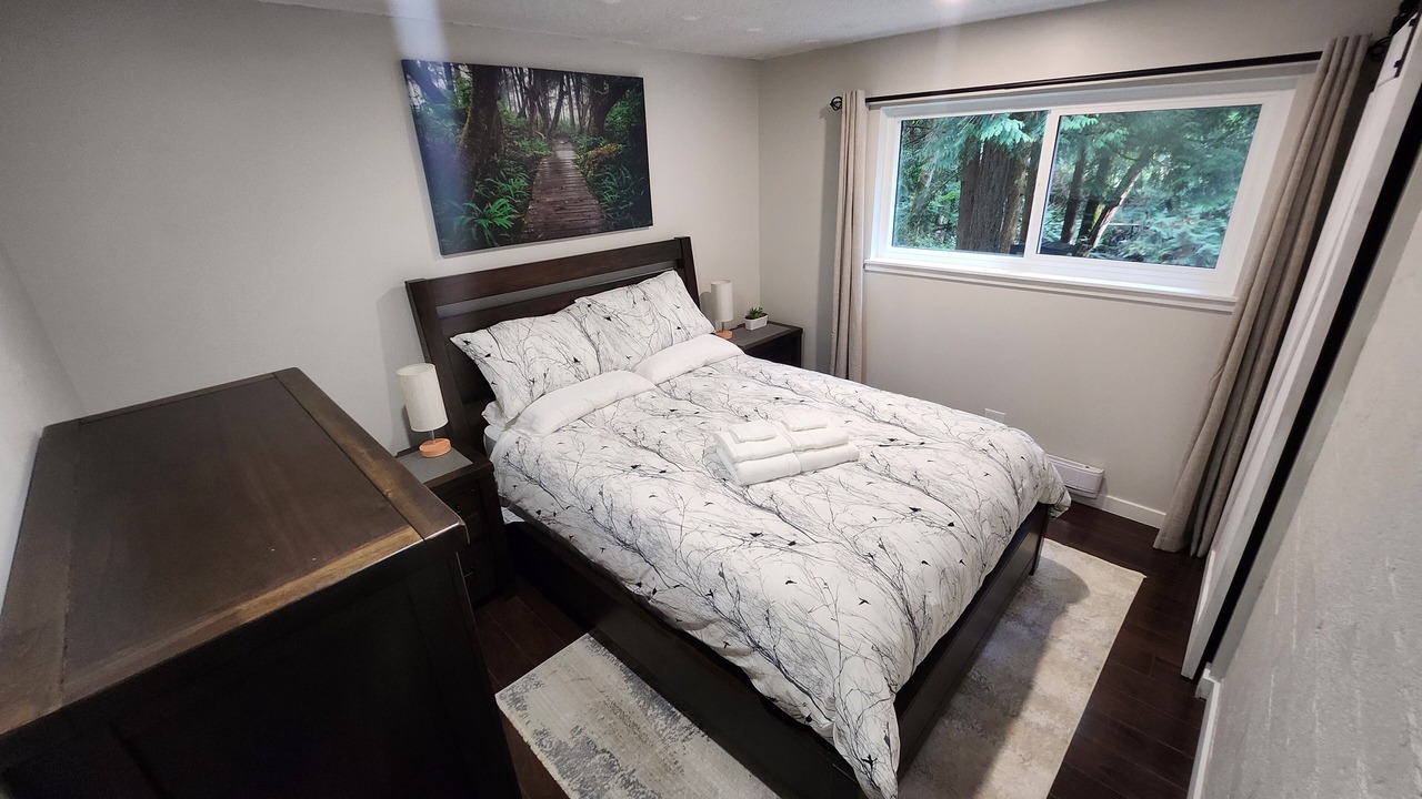 Photo of Bedroom in Mill Bay
