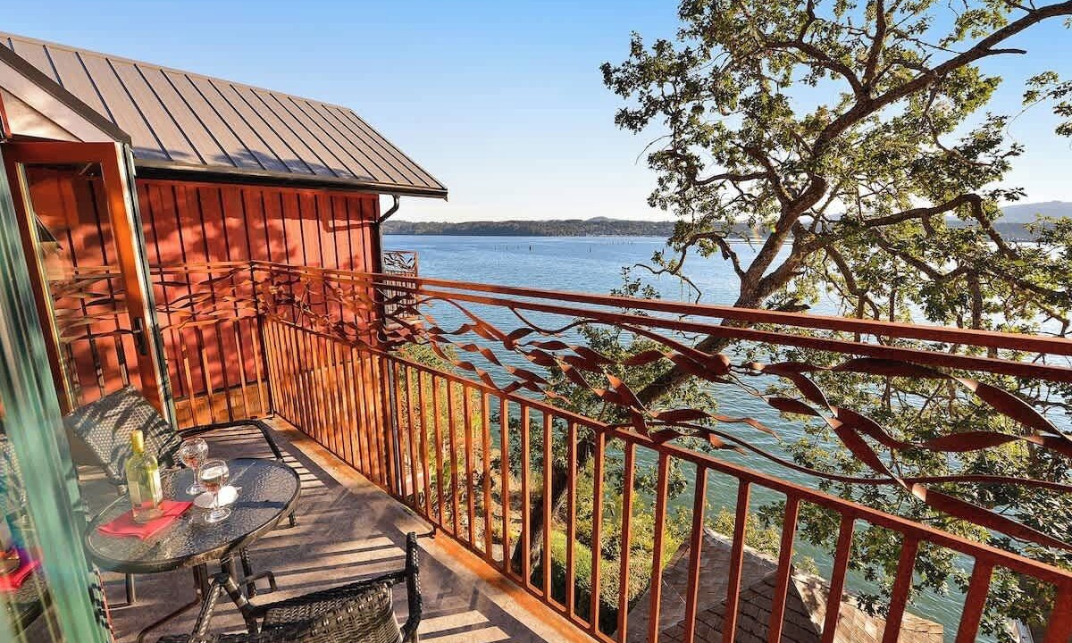 Photo of Patio Balcony in Cowichan Bay