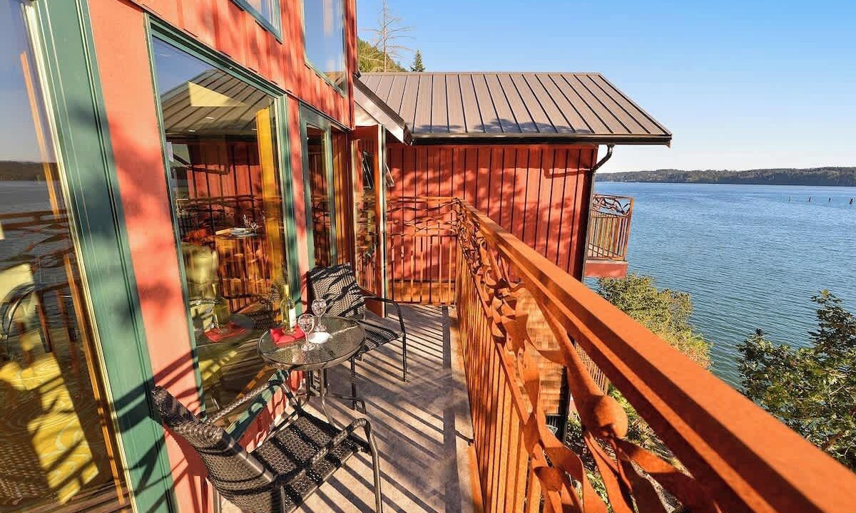 Photo of Patio Balcony in Cowichan Bay