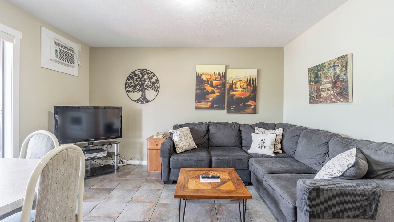 Photo of Livingroom in Osoyoos
