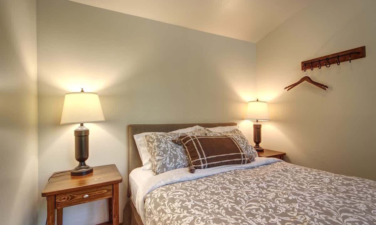 Photo of Bedroom in Port Renfrew