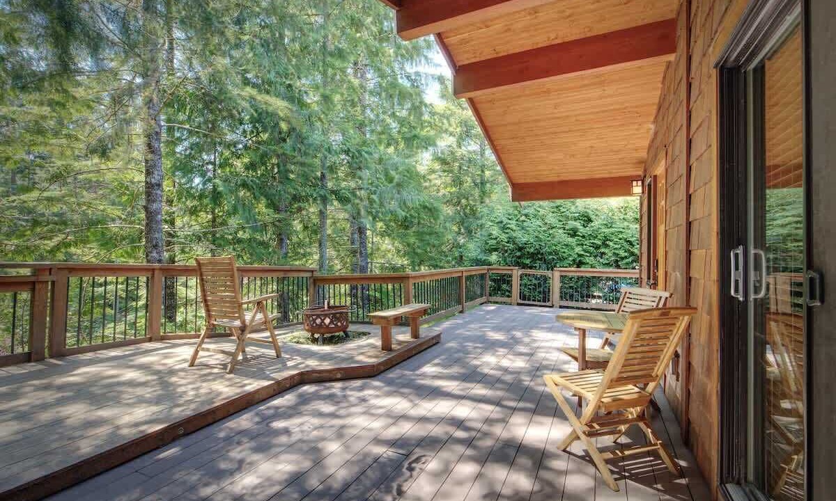 Photo of Patio Balcony in Port Renfrew