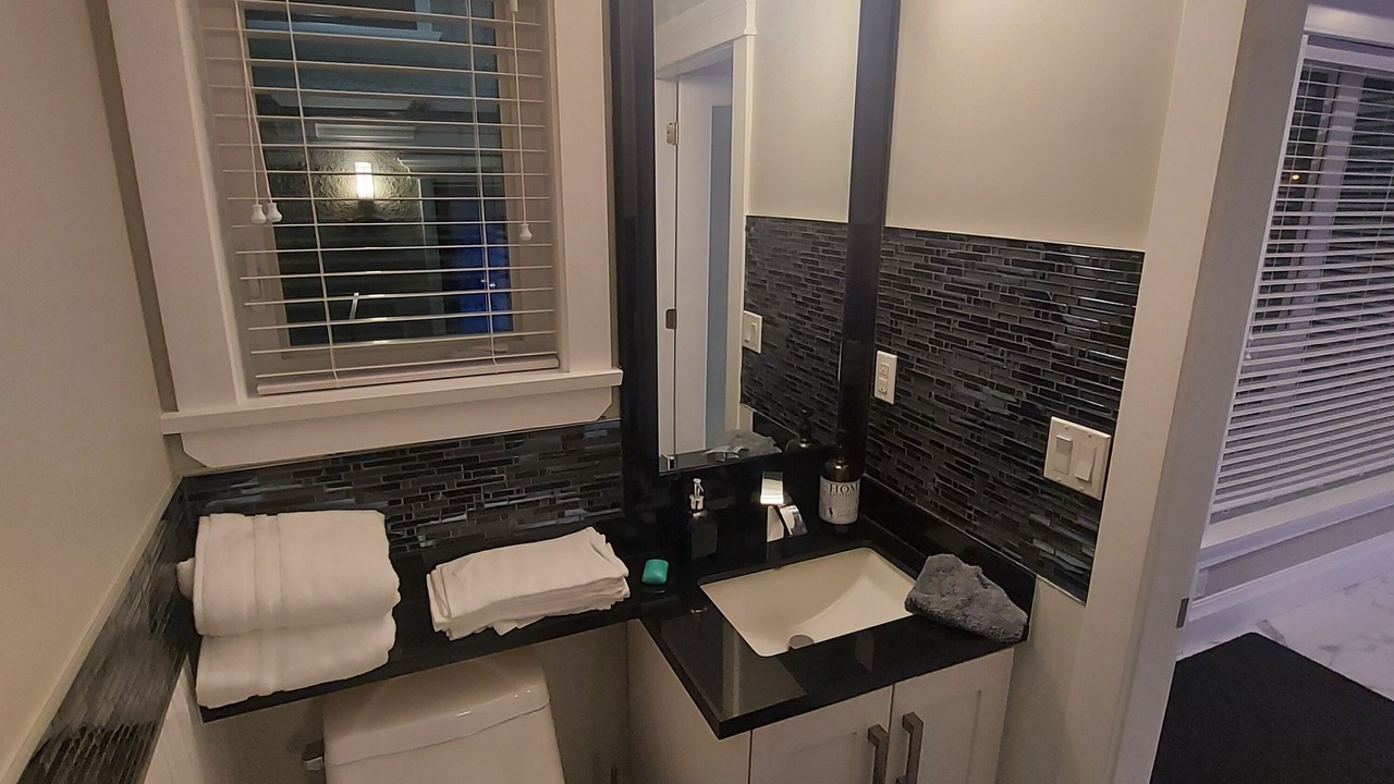 Photo of Bathroom in East Side