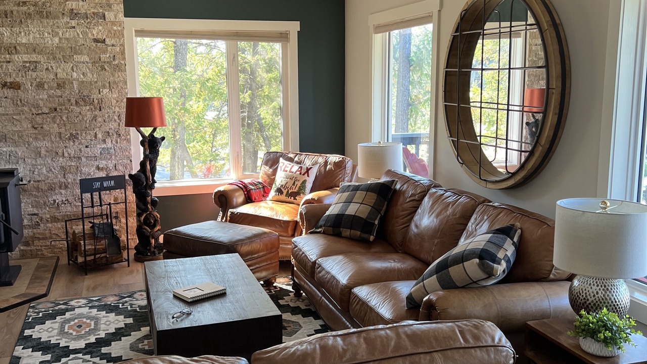 Photo of Livingroom in East Kootenay