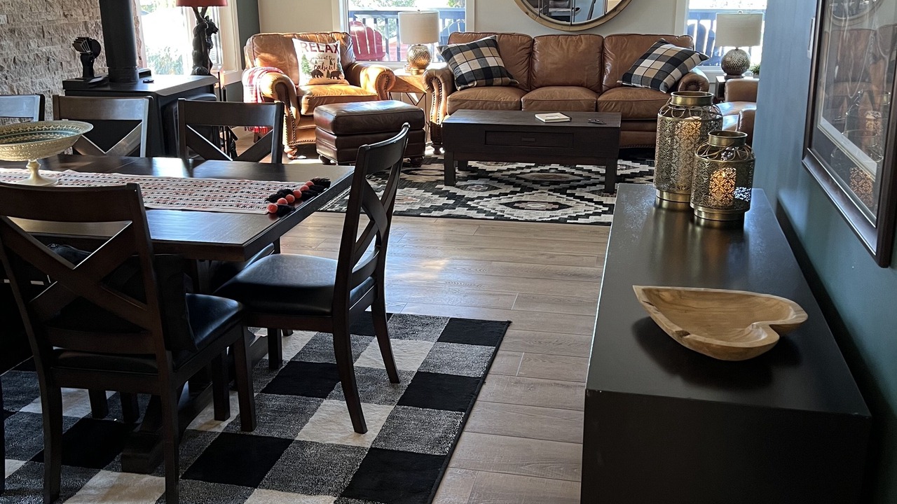 Photo of Livingroom in East Kootenay