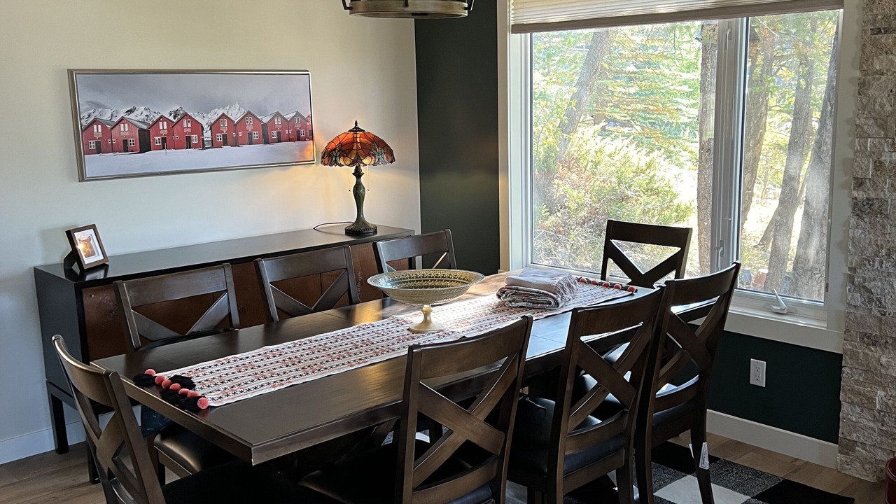 Photo of Livingroom in East Kootenay