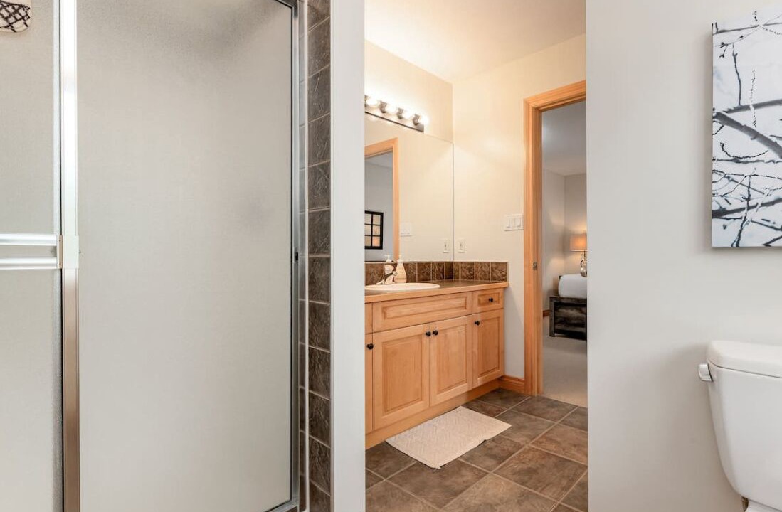 Photo of Bathroom in Radium Hot Springs