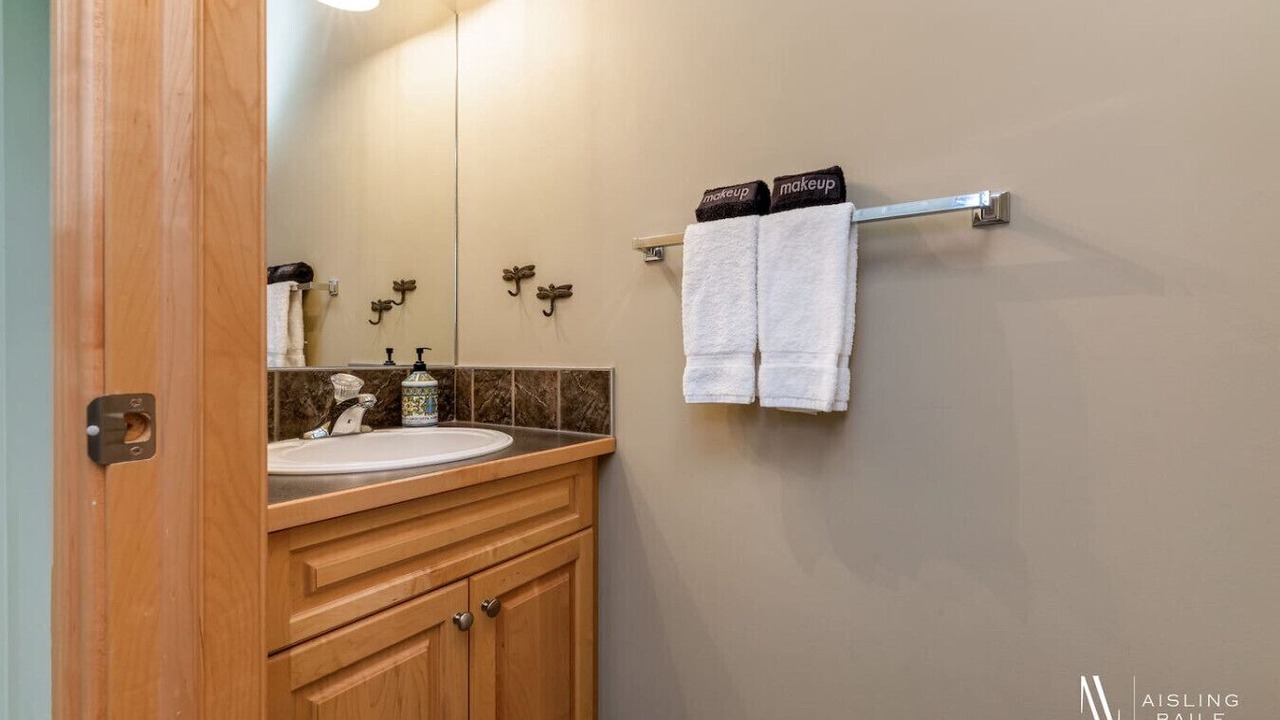 Photo of Bathroom in Radium Hot Springs