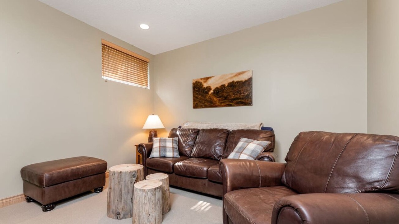 Photo of Livingroom in Radium Hot Springs