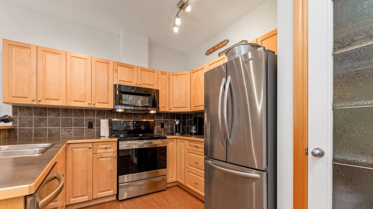 Photo of Kitchen in Radium Hot Springs