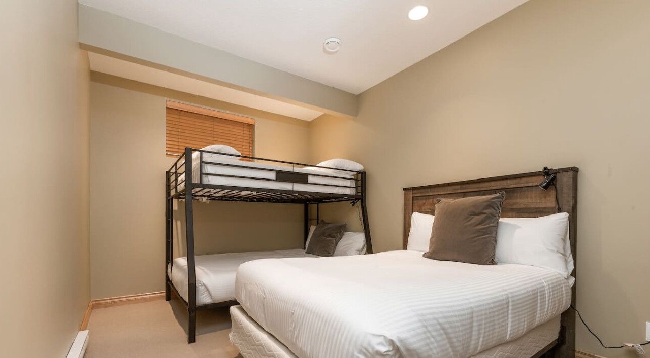 Photo of Bedroom in Radium Hot Springs