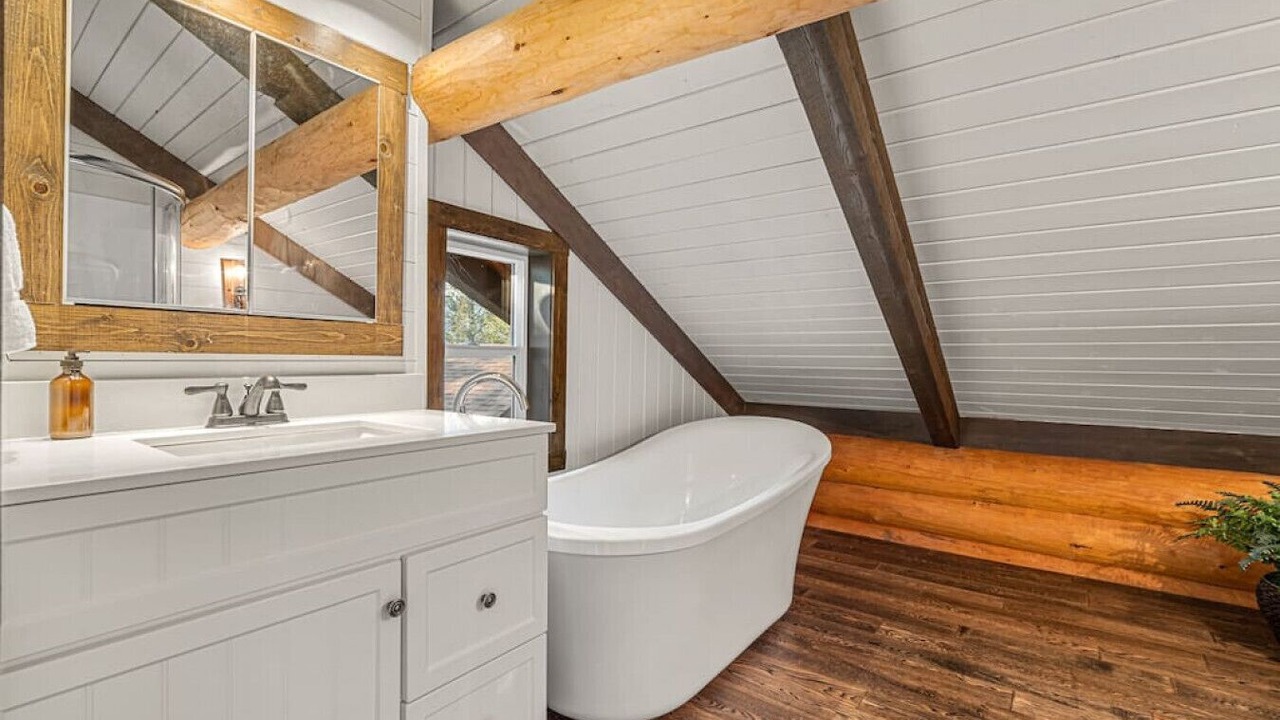 Photo of Bathroom in Invermere